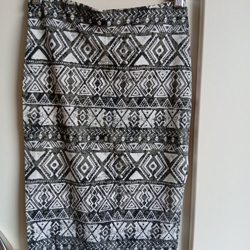 Pencil skirt H&M like new, midi with geometric patterns black and white