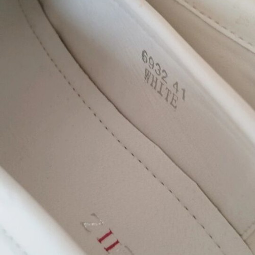 White loafers with gold chain, like new, size 40.5-41