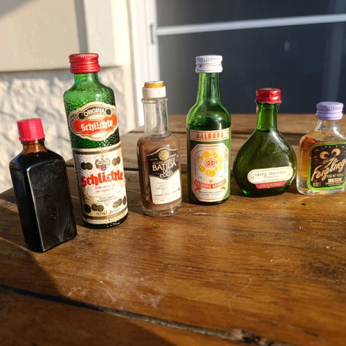 Set of 6 collectible vintage miniature drinks and rare pieces new