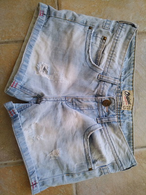 Bershka τζιν σορτσάκι μεταχειρισμένο, μέγεθος XS