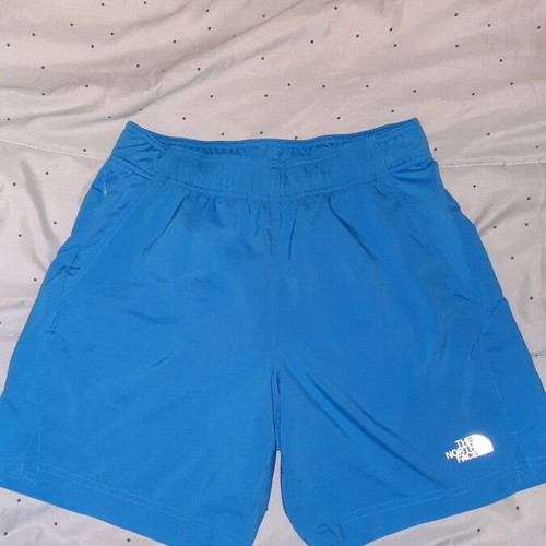 The North Face small men's shorts and t-shirt set like new, blue