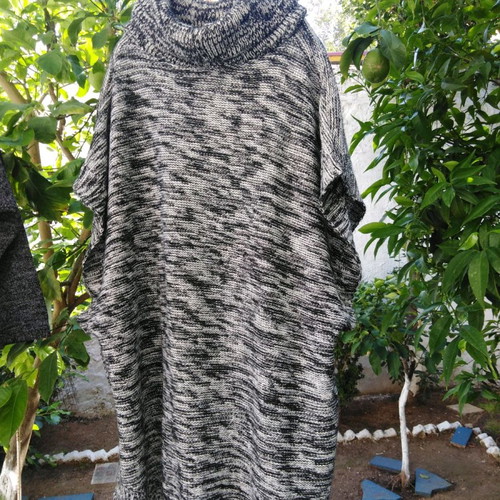 Women's sweaters used, pack of 4, size large