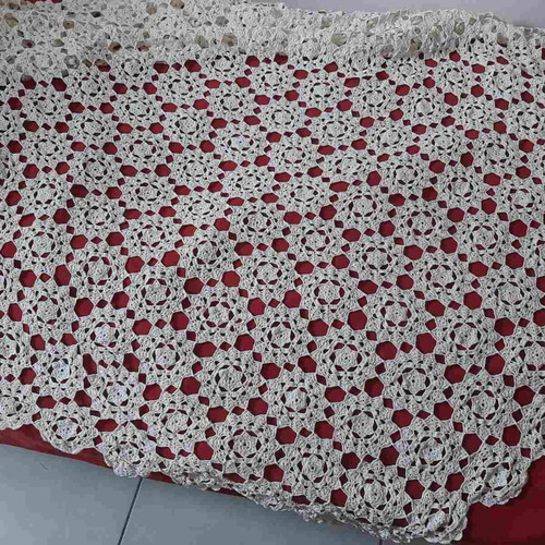 Round crocheted tablecloth used, 140 cm