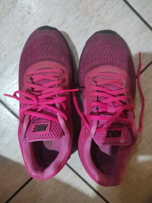 Nike women's athletic shoes used, size 37.5, black pink