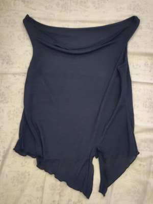 Black top with unique neckline like new, size M