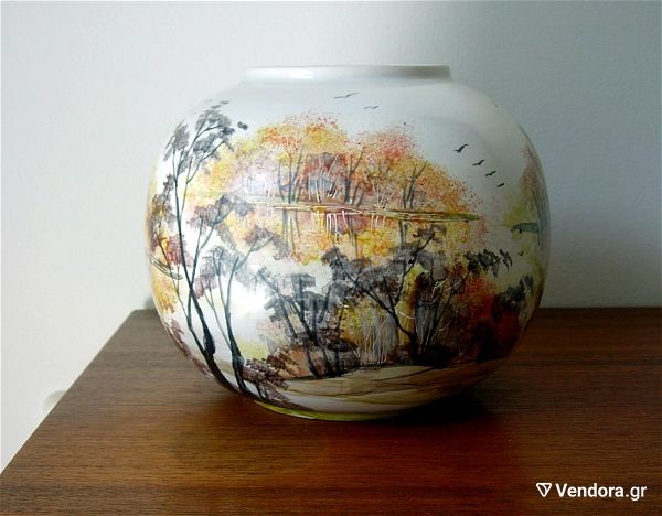  vazo keramiko strongilo zografismeno apo roumania