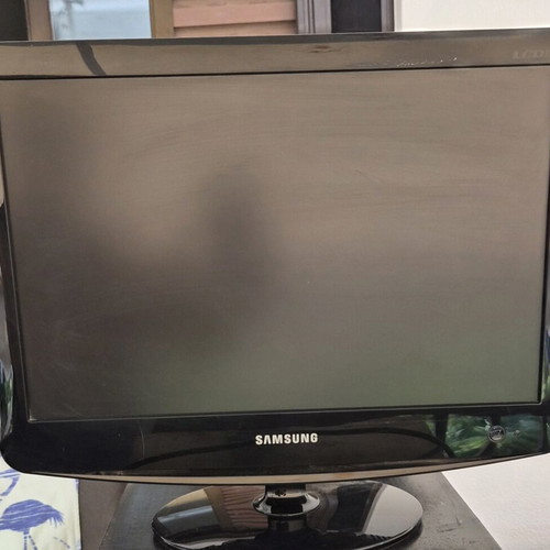 Samsung SyncMaster 932MW 19" LCD Monitor TV used, multiple inputs