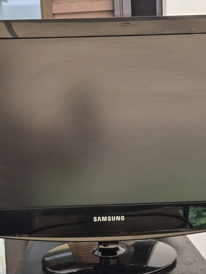 Samsung SyncMaster 932MW 19" LCD Monitor TV used, multiple inputs