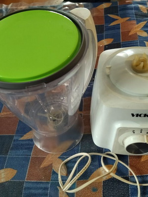 Vicko blender used with patented lid, powerful motor