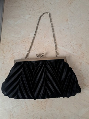 Black handbag like new