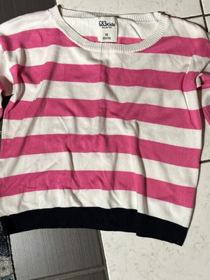 Light knit sweater with long sleeves used, size XS