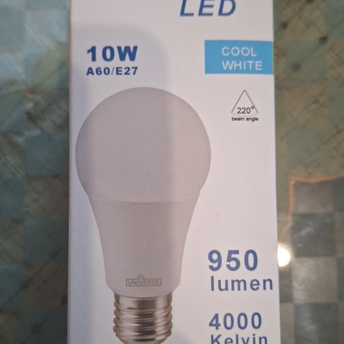 Universe LED bulbs new, pack of 3