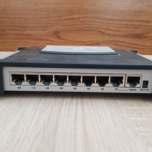 Level One FSW-2108TX used 8-port 10/100Mbps network switch