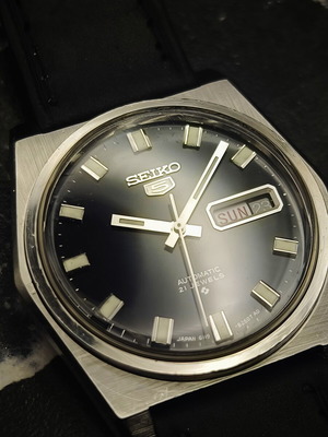 Seiko 5 Hexagon Automatic vintage watch used, black dial