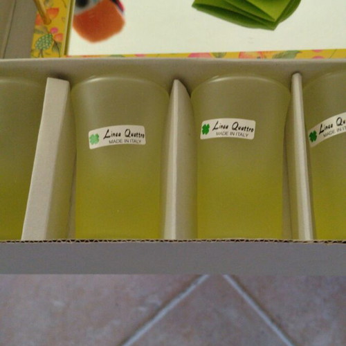 Linea Quattro serving set with mirror tray and 6 yellow glasses, new