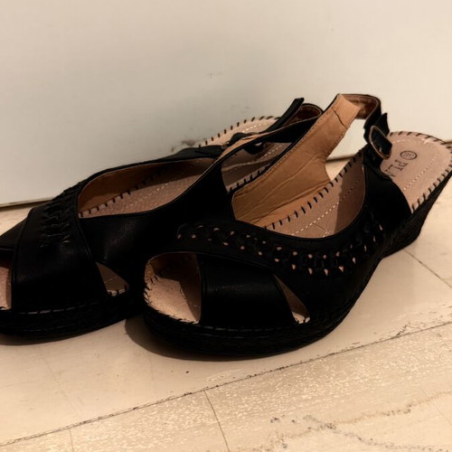 Platform sandals new, size 38, black