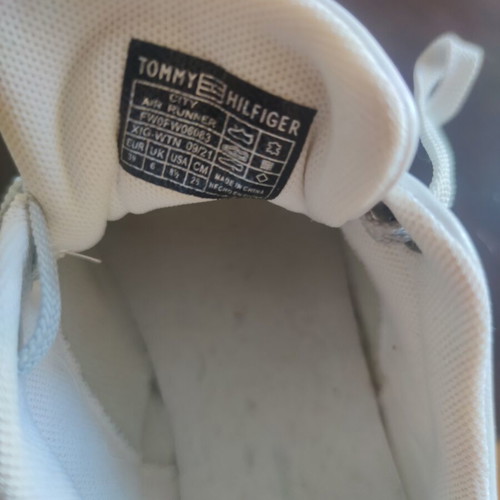 Tommy Hilfiger women's leather athletic shoes size 39 like new with air sole