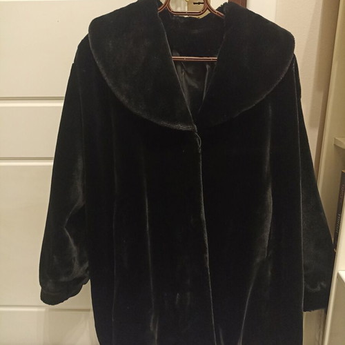 Synthetic fur coat like new, size XXL 44, black