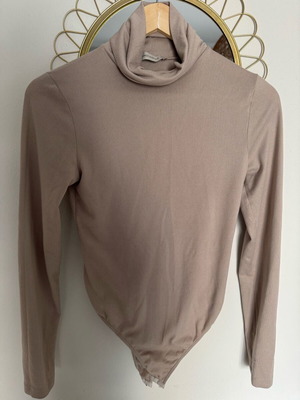 Mind your style bodysuit turtleneck beige like new size M