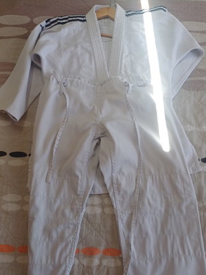 Στολή Adidas Judo σαν καινούργιο, παντελόνι 160cm, πάνω μέρος 180cm, ηλικίες 11+