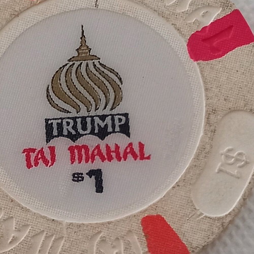 Rare collectible chip from Donald Trump's Taj Mahal casino like new