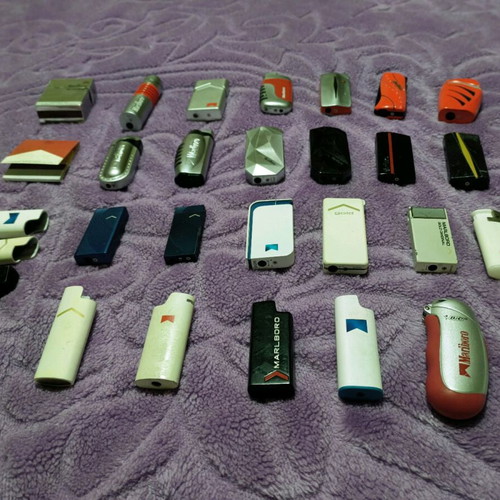 Marlboro lighters and cases used, set of 28 pieces
