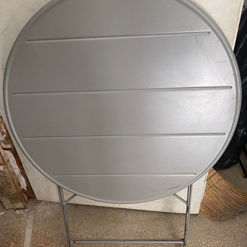 Metal folding round table Φ60 like new, 7 pieces