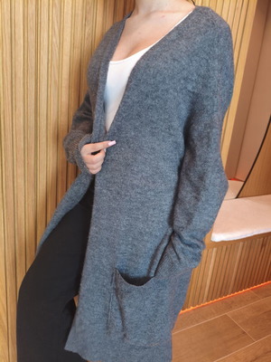 Long cardigan gray size M like new, warm and soft