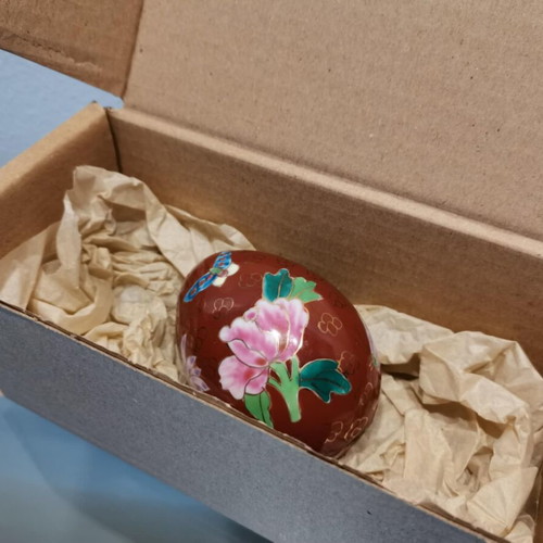 Porcelain egg used with painting, vintage decorative item