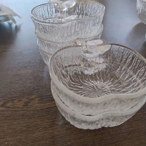 Set of 5 glass dessert bowls apple-shaped, like new