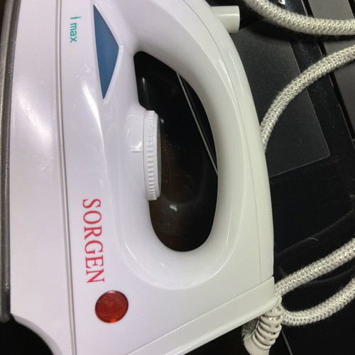 Travel steam iron like new