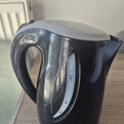 Kettle 1.7 liters used, excellent condition