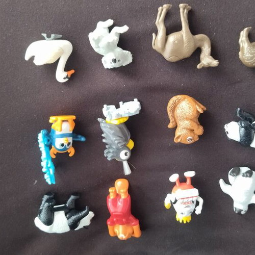 Kinder figures set of 12 like new