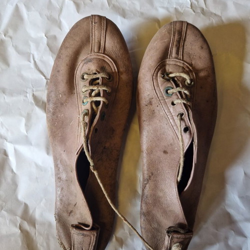 Vintage genuine leather track run sprint shoes used