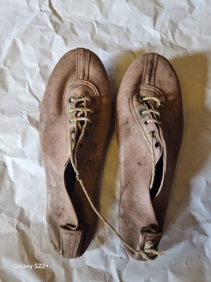Vintage genuine leather track run sprint shoes used