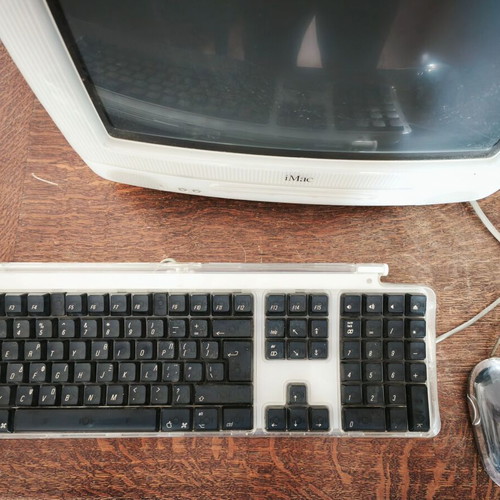 Apple G3 desktop computer used, dalmatian blue 2001 model