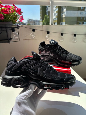 Nike Air Max Plus Triple Black – EU 44
