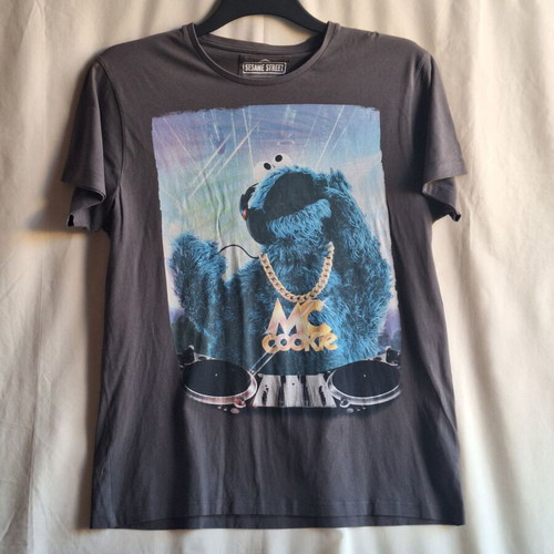 Sesame Street XL Cookie Monster DJ Graphic T-Shirt like new, black and gray