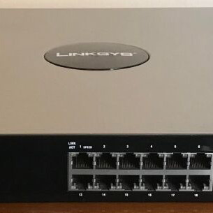 Cisco Linksys Switch SGE 2000 used