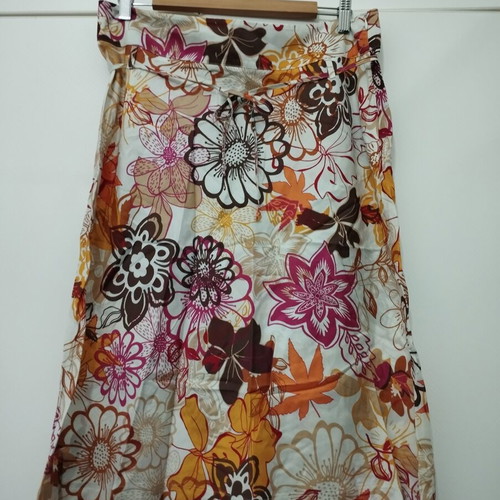 Miss Etam summer cotton skirt size 42 with floral print like new