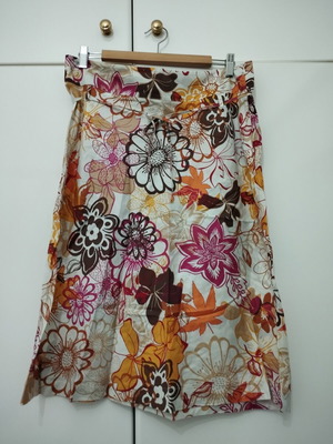 Miss Etam summer cotton skirt size 42 with floral print like new