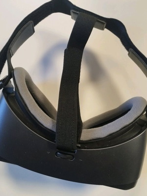 Samsung VR mask used SM-R325