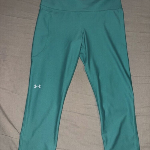Under Armour 3/4 leggings like new, turquoise, size M