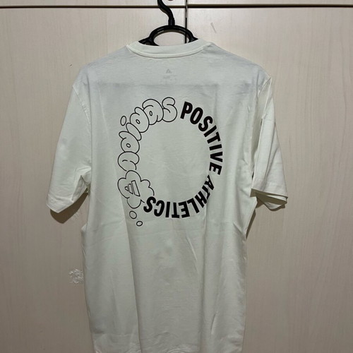 Adidas t shirt large new, white with iconic print