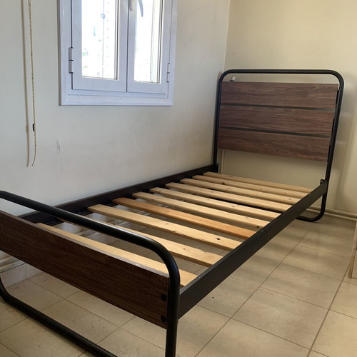 Single bed like new