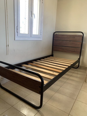 Single bed like new