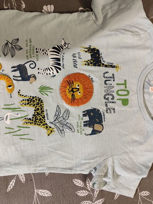 Dpam colorful t-shirt like new for child up to 1.25m height