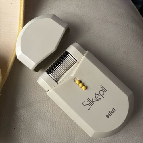 Braun Silk-épil epilator used with case and accessories
