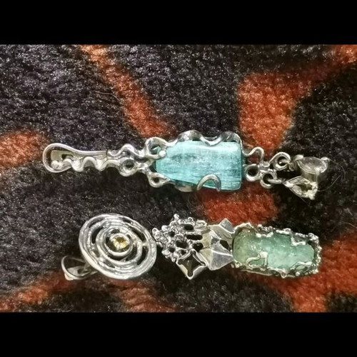 Silver earrings like new, asymmetrical