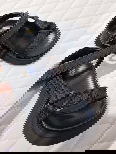 Moncler genuine " Catura" women genuine leather sandals! Size 38